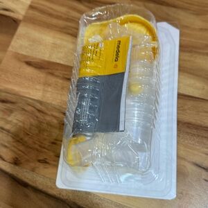 Medela Milk Storage Set with Yellow Accents